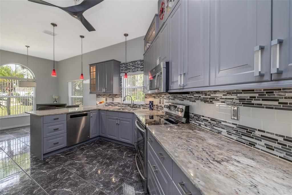 For Sale: $349,900 (3 beds, 2 baths, 1874 Square Feet)