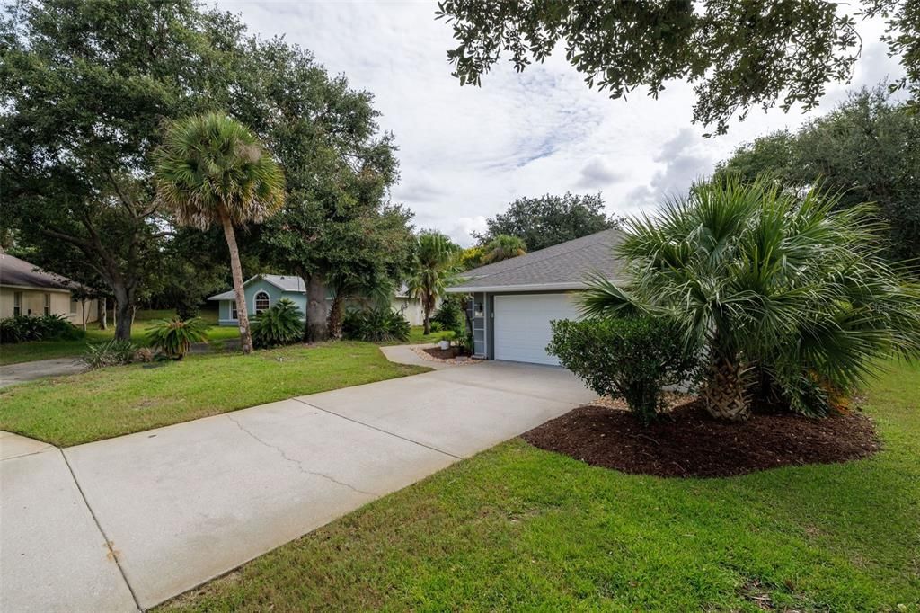 For Sale: $349,900 (3 beds, 2 baths, 1874 Square Feet)
