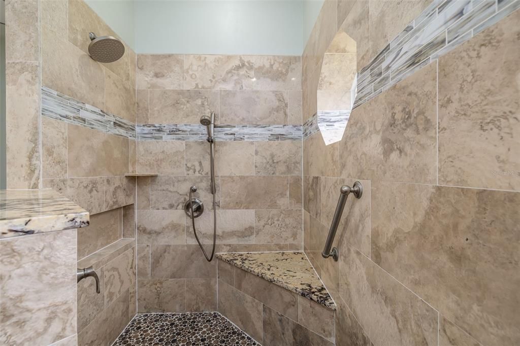 For Sale: $349,900 (3 beds, 2 baths, 1874 Square Feet)