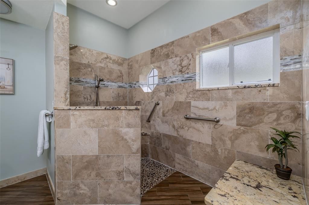 For Sale: $349,900 (3 beds, 2 baths, 1874 Square Feet)