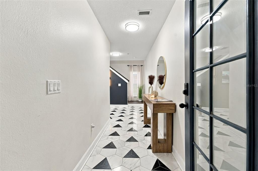 En Venta: $725,000 (4 camas, 2 baños, 2068 Pies cuadrados)