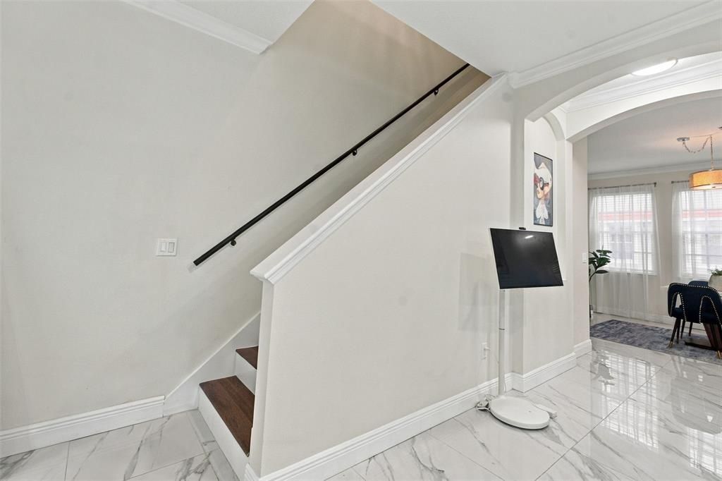 En Venta: $725,000 (4 camas, 2 baños, 2068 Pies cuadrados)