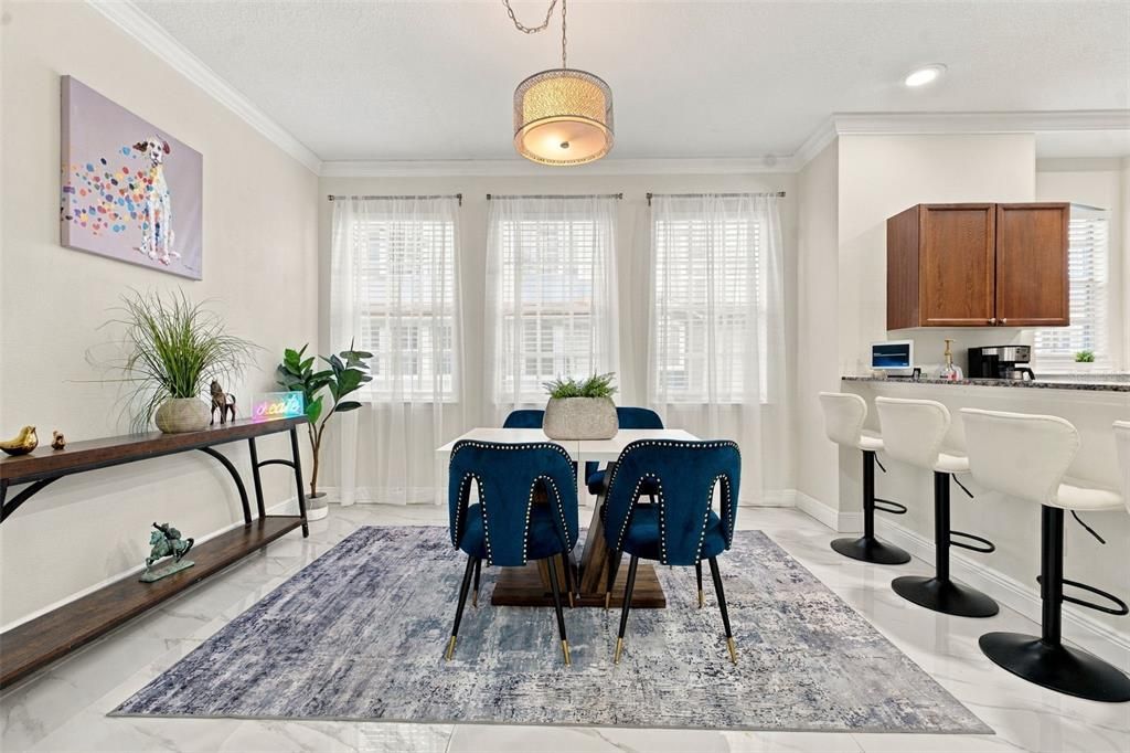 En Venta: $725,000 (4 camas, 2 baños, 2068 Pies cuadrados)