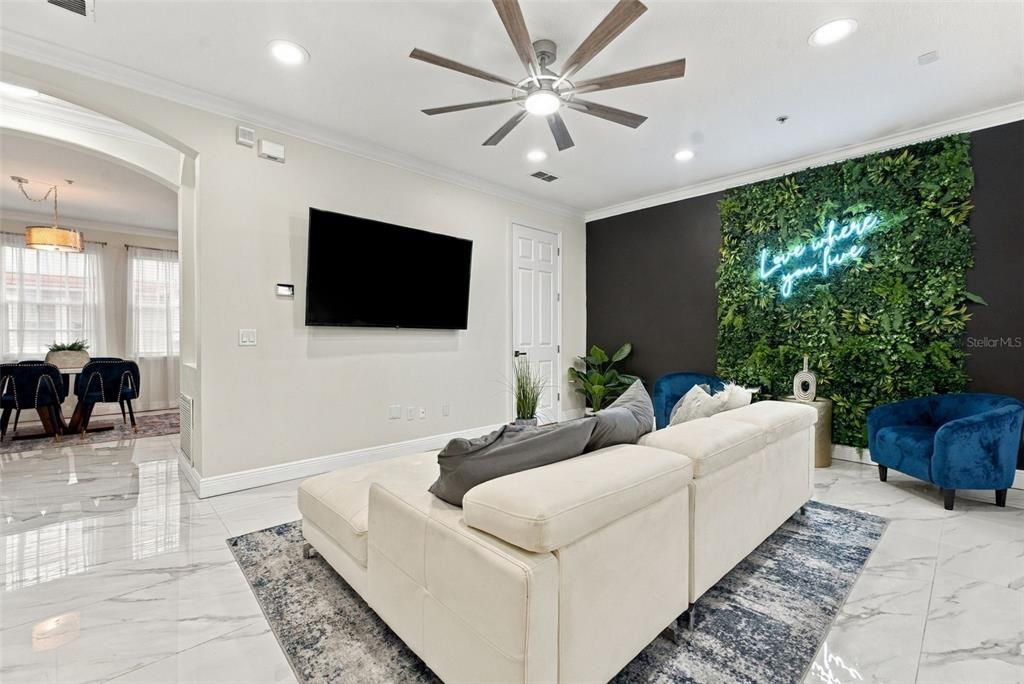 En Venta: $725,000 (4 camas, 2 baños, 2068 Pies cuadrados)