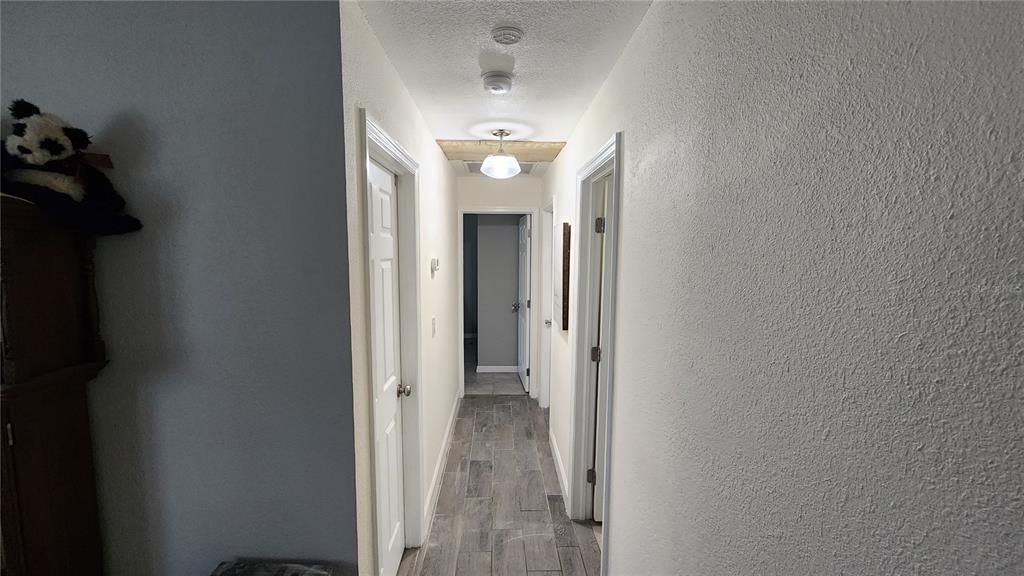 For Sale: $249,999 (5 beds, 3 baths, 1735 Square Feet)
