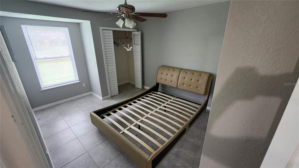 For Sale: $249,999 (5 beds, 3 baths, 1735 Square Feet)