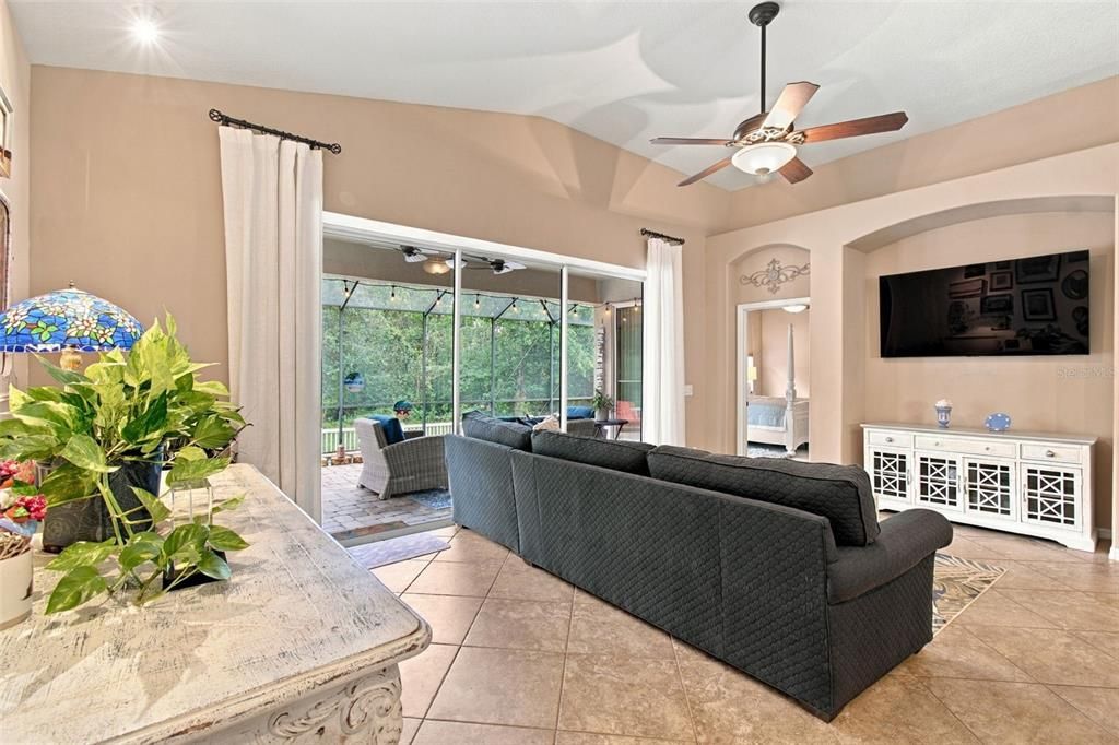 For Sale: $445,000 (4 beds, 2 baths, 2002 Square Feet)