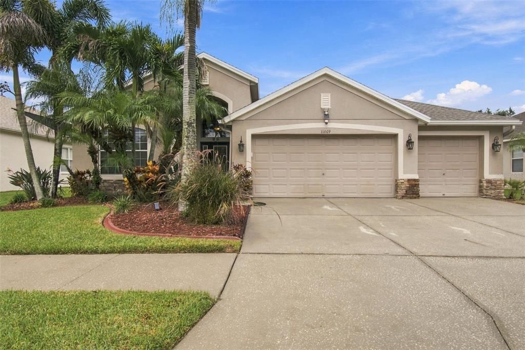 For Sale: $445,000 (4 beds, 2 baths, 2002 Square Feet)