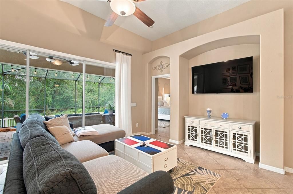 For Sale: $445,000 (4 beds, 2 baths, 2002 Square Feet)
