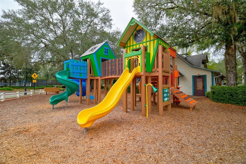 For Sale: $595,000 (4 beds, 3 baths, 3121 Square Feet)