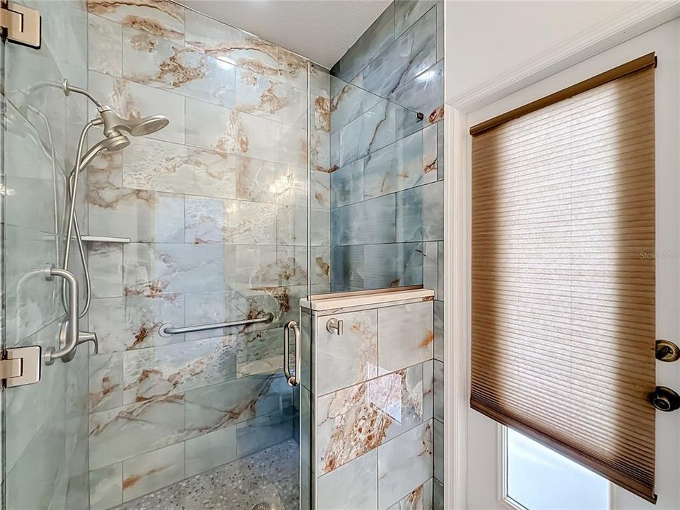 En Venta: $489,900 (3 camas, 2 baños, 2205 Pies cuadrados)