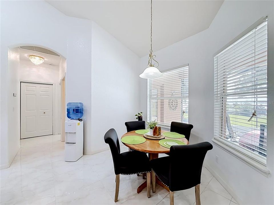 En Venta: $489,900 (3 camas, 2 baños, 2205 Pies cuadrados)