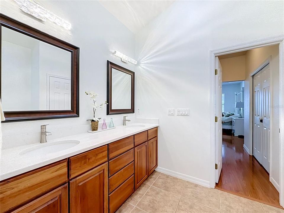 En Venta: $489,900 (3 camas, 2 baños, 2205 Pies cuadrados)