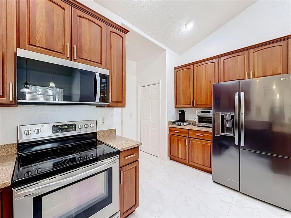 En Venta: $489,900 (3 camas, 2 baños, 2205 Pies cuadrados)