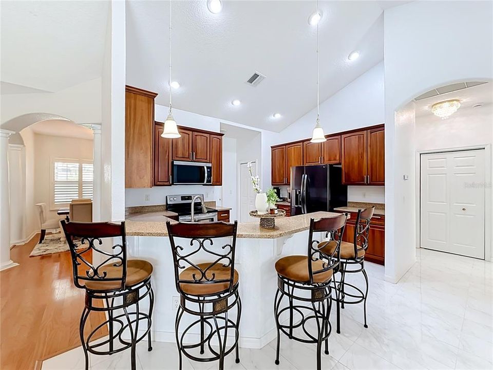En Venta: $489,900 (3 camas, 2 baños, 2205 Pies cuadrados)
