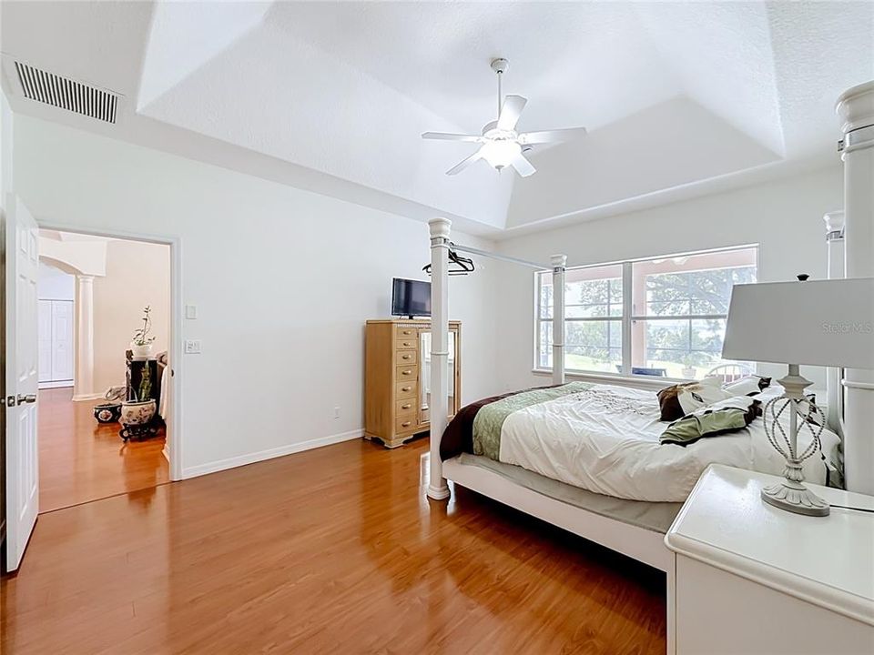 En Venta: $489,900 (3 camas, 2 baños, 2205 Pies cuadrados)