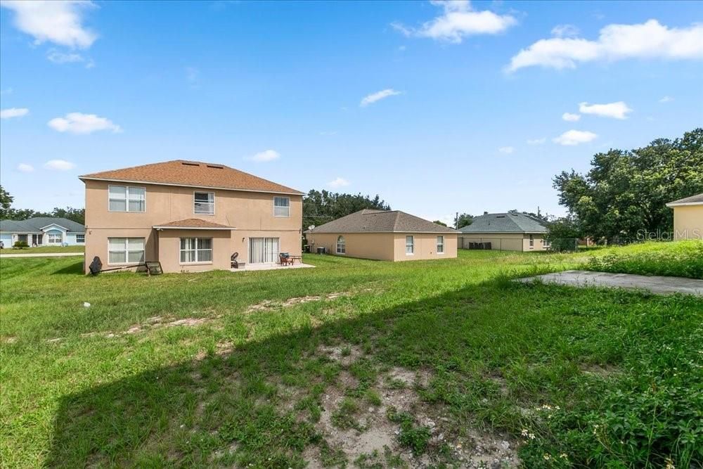 En Venta: $299,000 (4 camas, 2 baños, 2566 Pies cuadrados)