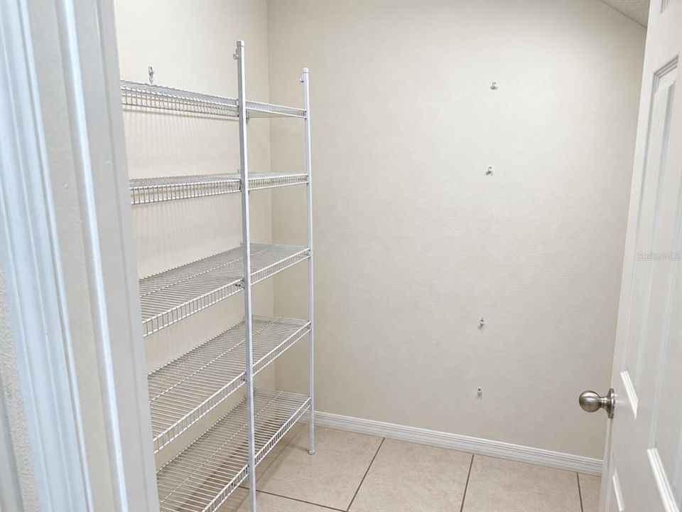 В аренду: $2,800 (4 спален, 2 ванн, 2309 Квадратных фут)