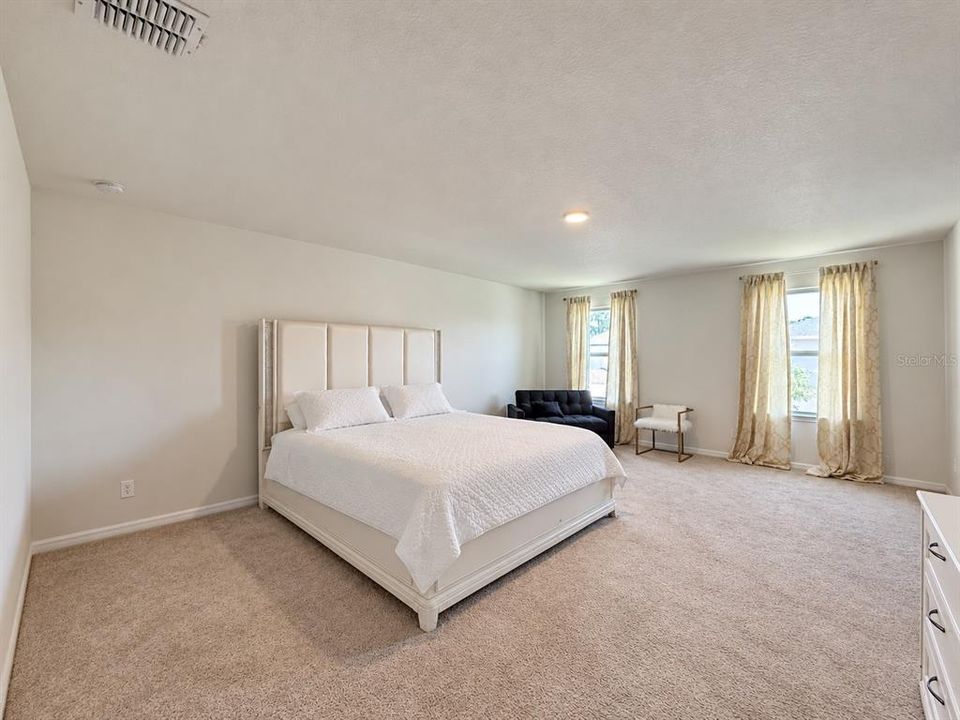 В аренду: $2,800 (4 спален, 2 ванн, 2309 Квадратных фут)