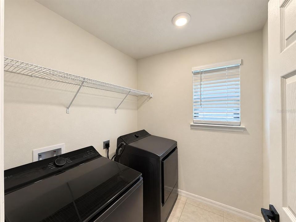 В аренду: $2,800 (4 спален, 2 ванн, 2309 Квадратных фут)