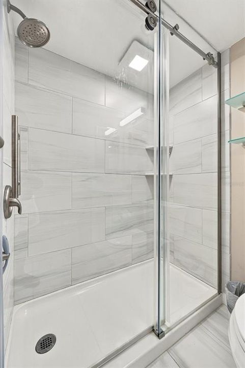 For Sale: $159,900 (1 beds, 1 baths, 714 Square Feet)