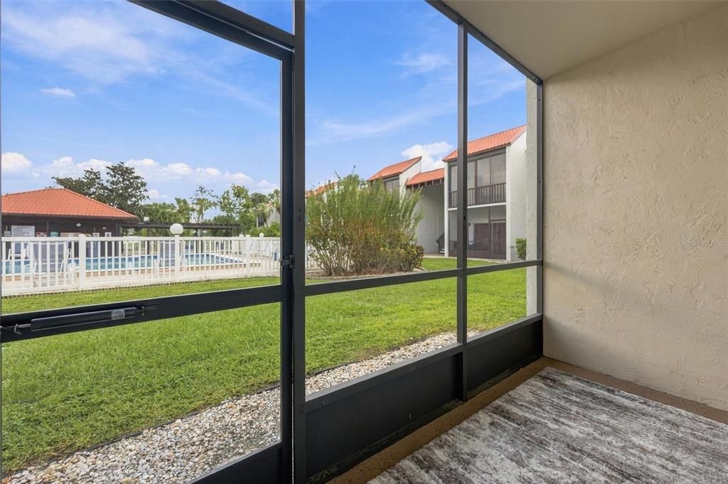 For Sale: $159,900 (1 beds, 1 baths, 714 Square Feet)