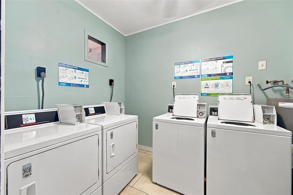 For Sale: $159,900 (1 beds, 1 baths, 714 Square Feet)