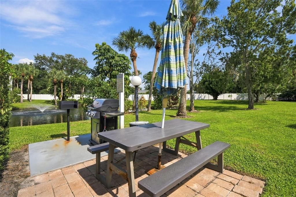 For Sale: $159,900 (1 beds, 1 baths, 714 Square Feet)