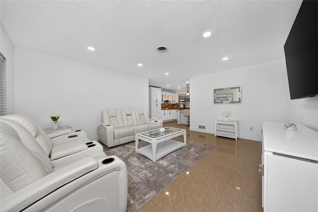 En Venta: $557,000 (3 camas, 2 baños, 1792 Pies cuadrados)