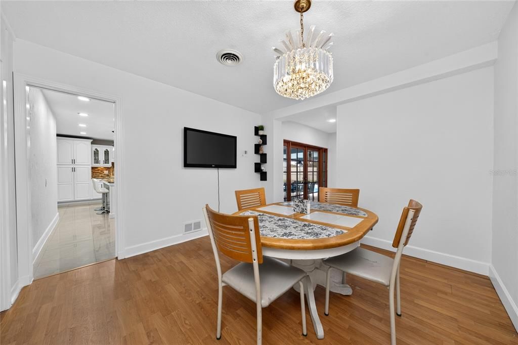 En Venta: $557,000 (3 camas, 2 baños, 1792 Pies cuadrados)