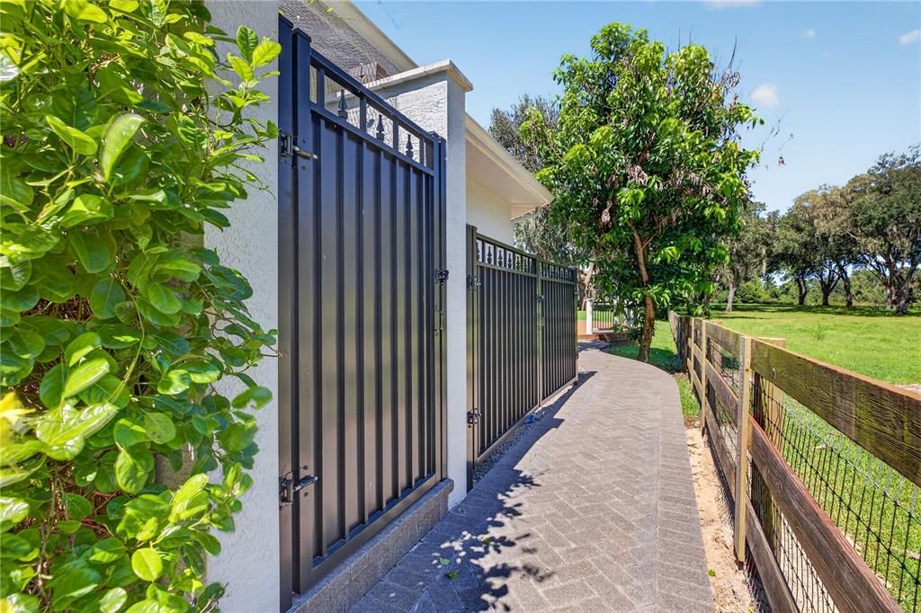 For Sale: $1,250,000 (5 beds, 4 baths, 4287 Square Feet)