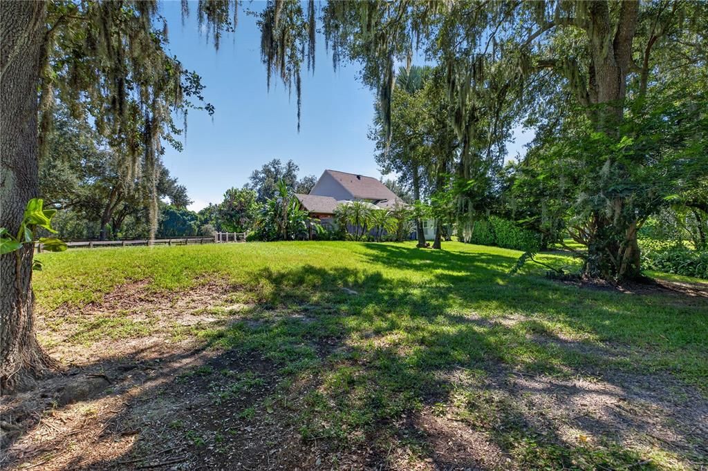 For Sale: $1,250,000 (5 beds, 4 baths, 4287 Square Feet)