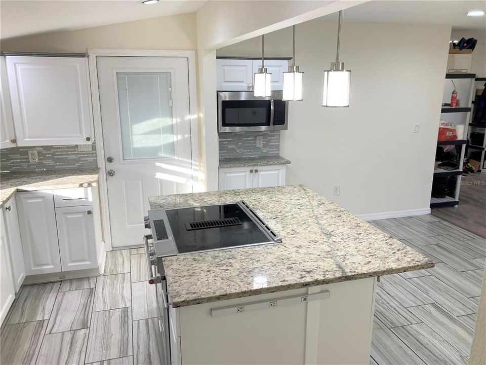 En Venta: $214,900 (4 camas, 2 baños, 1382 Pies cuadrados)