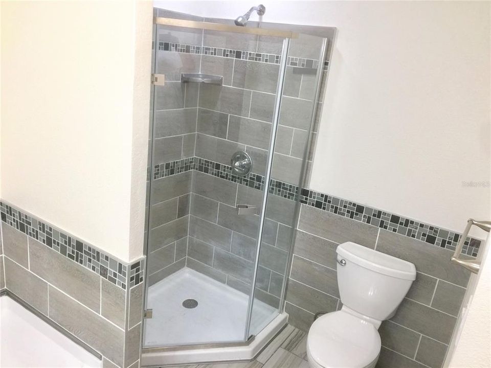 En Venta: $214,900 (4 camas, 2 baños, 1382 Pies cuadrados)