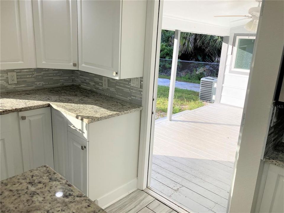 En Venta: $214,900 (4 camas, 2 baños, 1382 Pies cuadrados)
