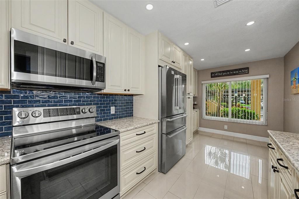 For Sale: $299,999 (3 beds, 2 baths, 1520 Square Feet)