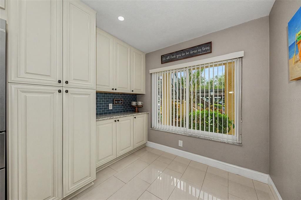 For Sale: $299,999 (3 beds, 2 baths, 1520 Square Feet)