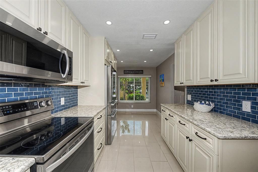 For Sale: $299,999 (3 beds, 2 baths, 1520 Square Feet)
