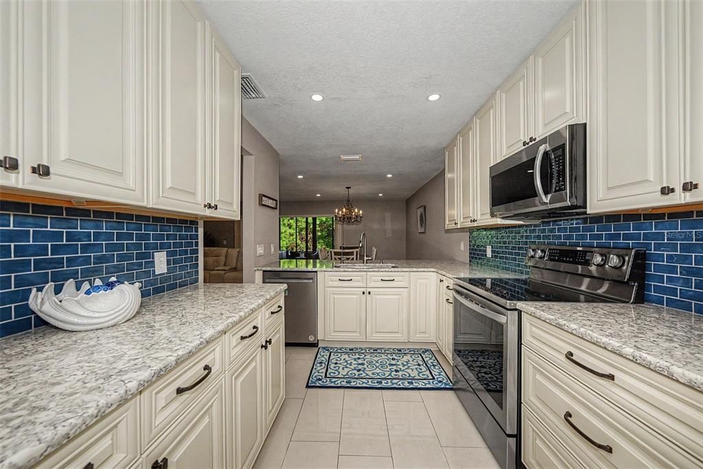 For Sale: $299,999 (3 beds, 2 baths, 1520 Square Feet)