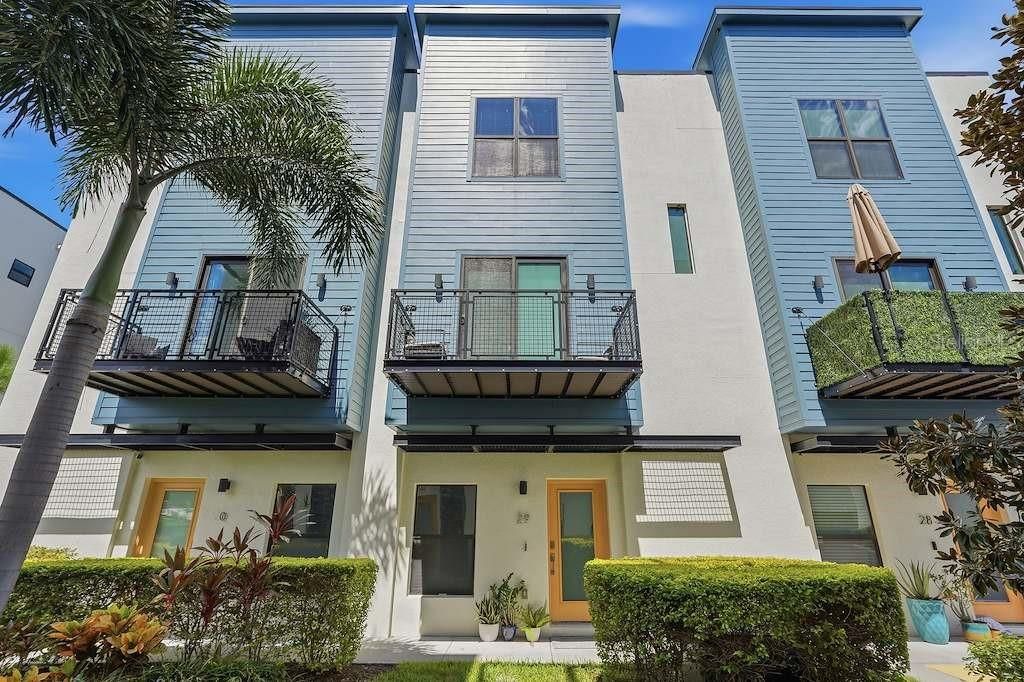 For Rent: $3,500 (2 beds, 2 baths, 1748 Square Feet)