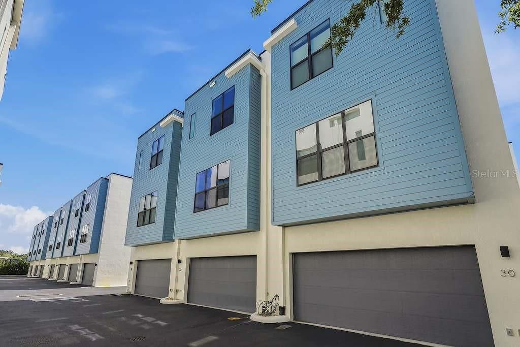 For Rent: $3,500 (2 beds, 2 baths, 1748 Square Feet)