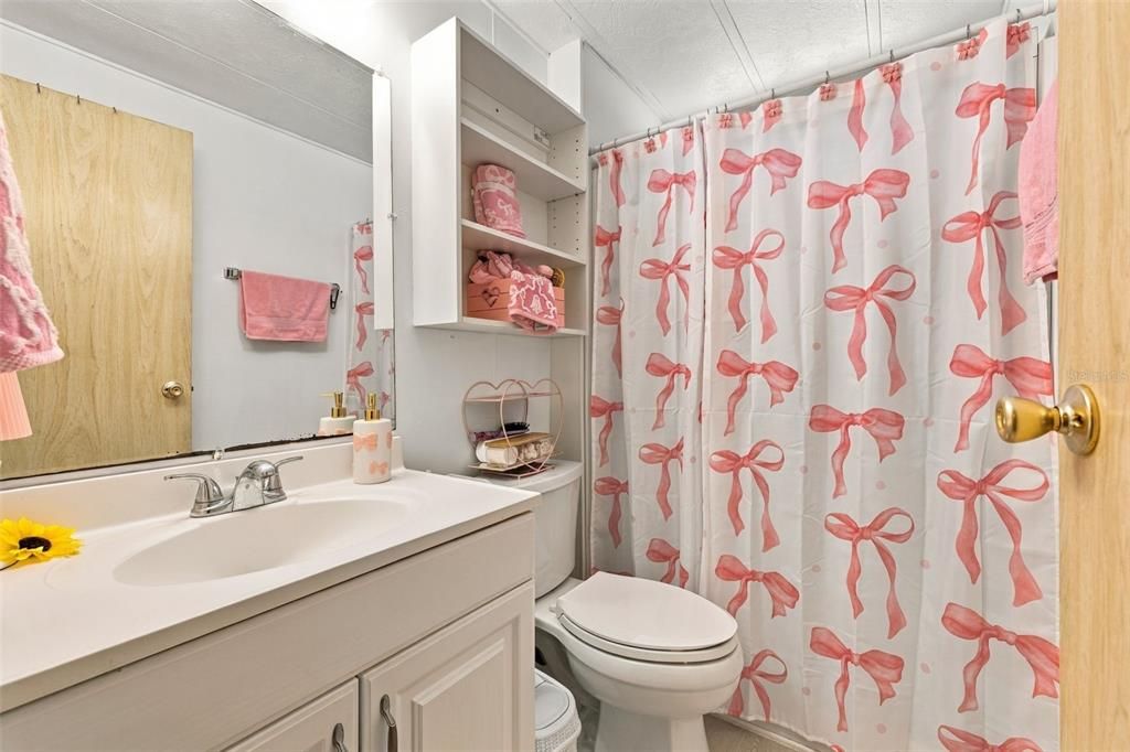 For Sale: $124,900 (2 beds, 2 baths, 900 Square Feet)