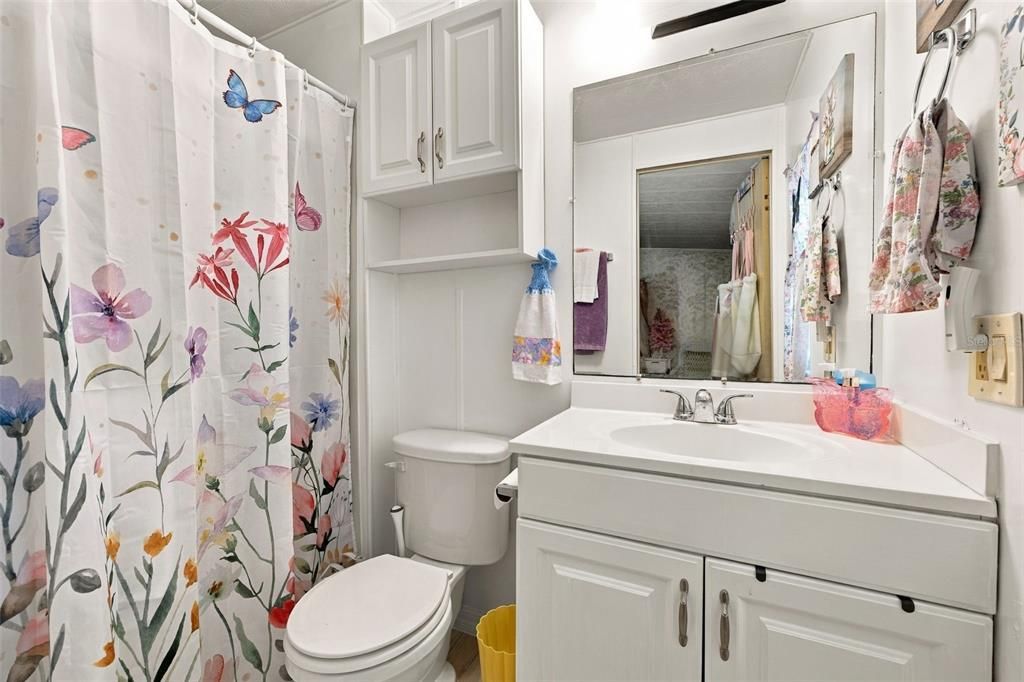 For Sale: $124,900 (2 beds, 2 baths, 900 Square Feet)