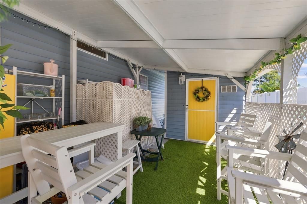 For Sale: $124,900 (2 beds, 2 baths, 900 Square Feet)