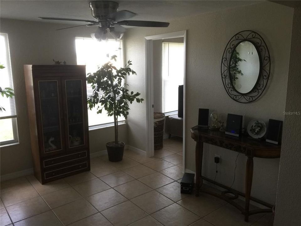 En Venta: $249,000 (5 camas, 2 baños, 1338 Pies cuadrados)