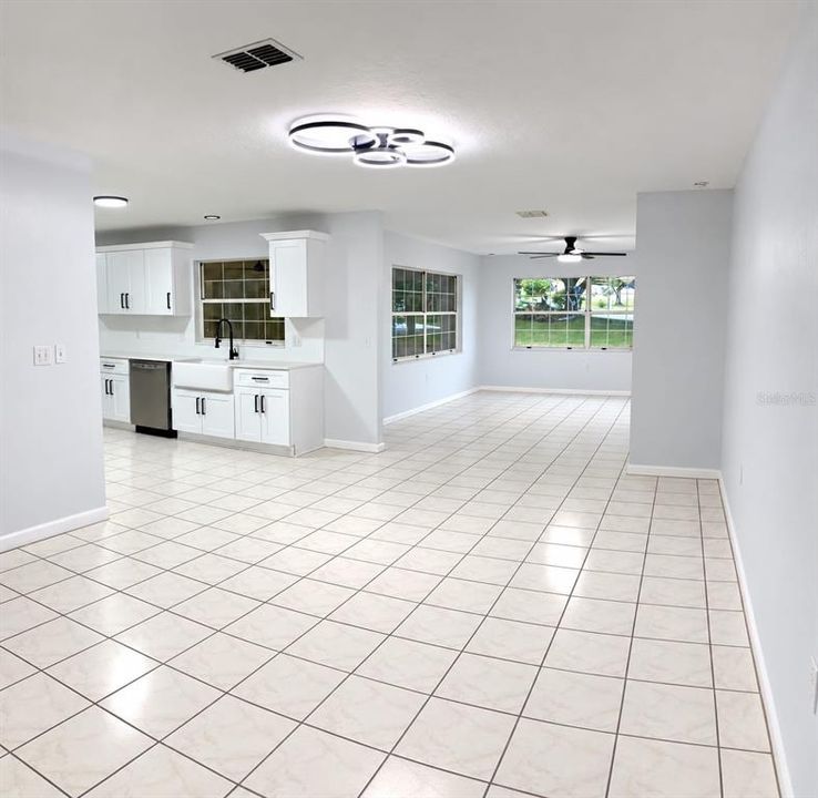 En Venta: $365,000 (4 camas, 3 baños, 3144 Pies cuadrados)