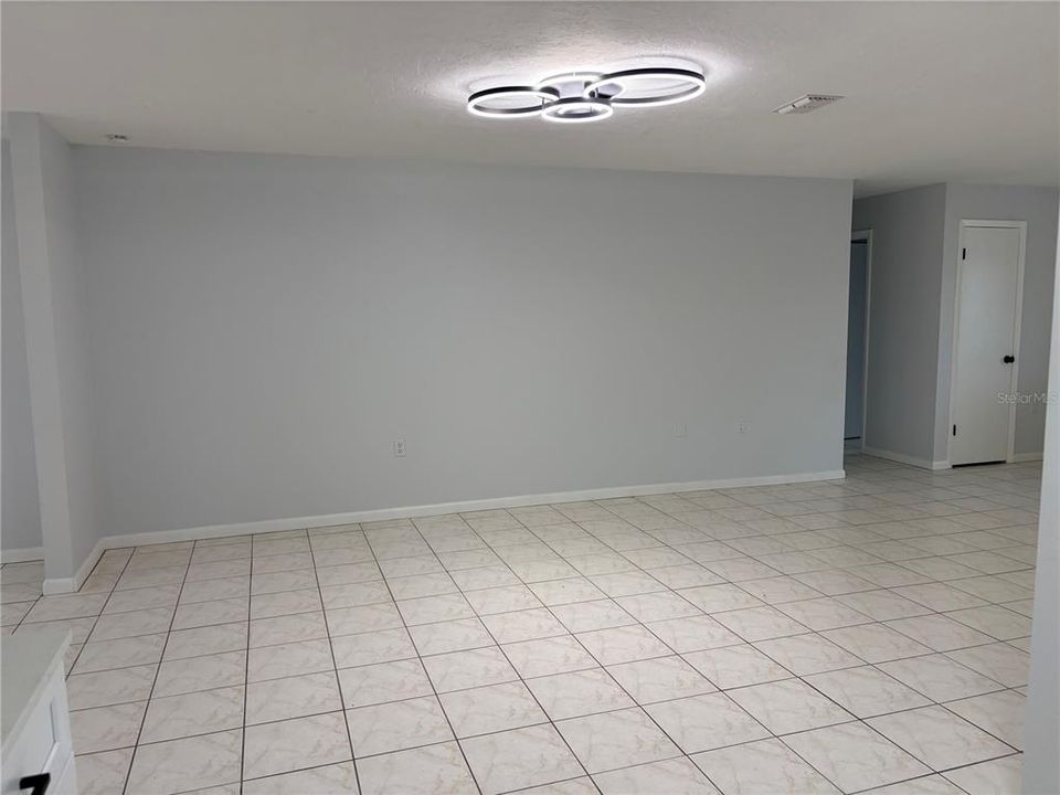 En Venta: $365,000 (4 camas, 3 baños, 3144 Pies cuadrados)