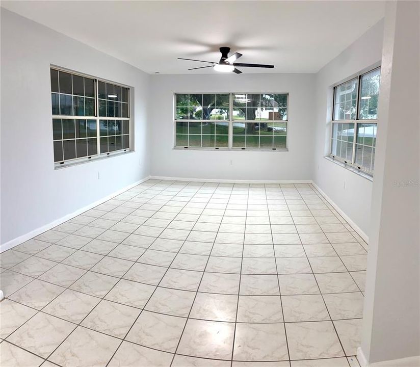 En Venta: $365,000 (4 camas, 3 baños, 3144 Pies cuadrados)