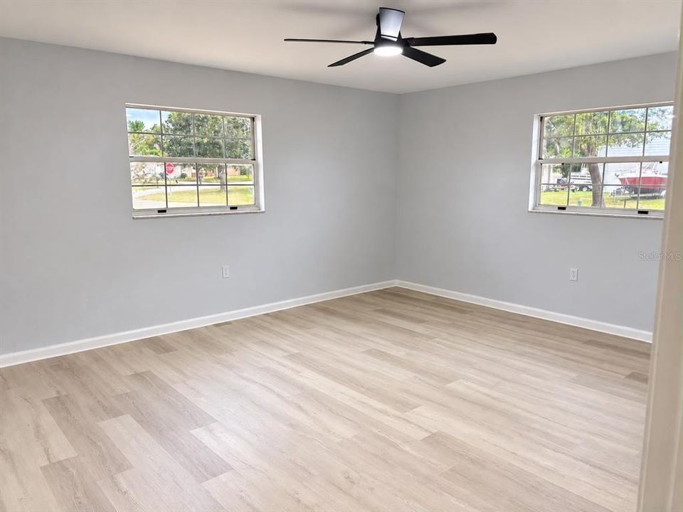 En Venta: $365,000 (4 camas, 3 baños, 3144 Pies cuadrados)