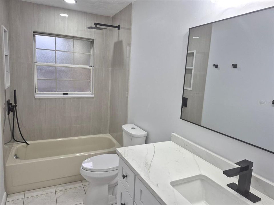 En Venta: $365,000 (4 camas, 3 baños, 3144 Pies cuadrados)